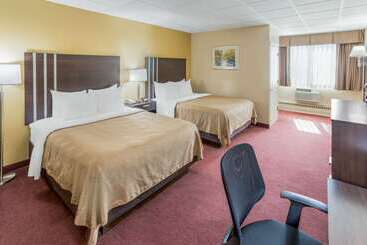 هتل Quality Inn & Suites Downtown