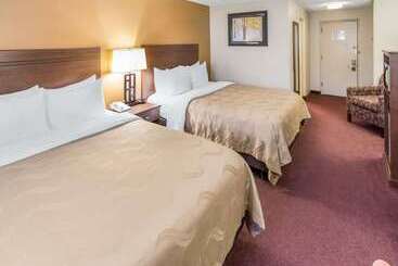 هتل Quality Inn & Suites Downtown