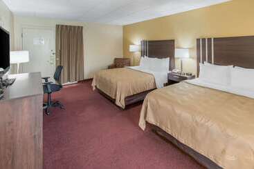 هتل Quality Inn & Suites Downtown