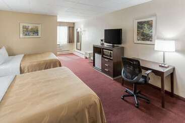 هتل Quality Inn & Suites Downtown