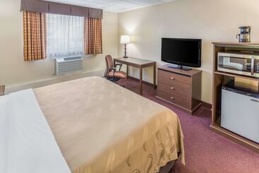 هتل Quality Inn & Suites Downtown