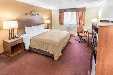هتل Quality Inn & Suites Downtown