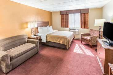 هتل Quality Inn & Suites Downtown