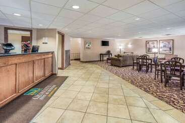 هتل Quality Inn & Suites Downtown