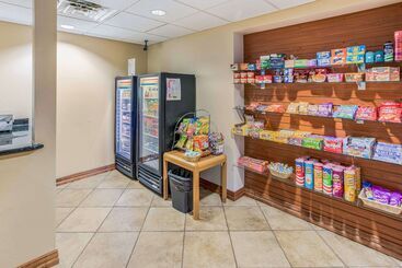 هتل Quality Inn & Suites Downtown