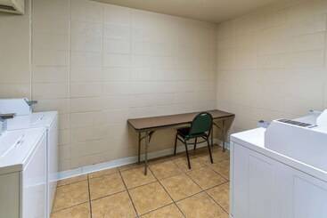 هتل Quality Inn & Suites Downtown