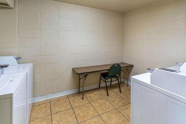 هتل Quality Inn & Suites Downtown