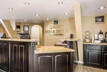 هتل Quality Inn & Suites Thousand Oaks   Us101