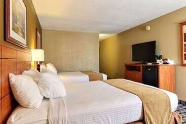 호텔 Quality Inn