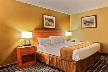 هتل Quality Inn
