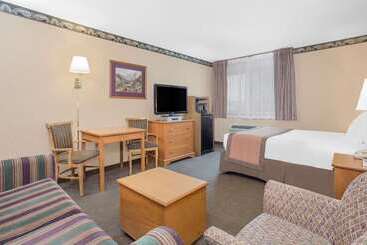فندق Ramada By Wyndham Waupaca