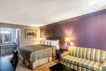 هتل Rodeway Inn