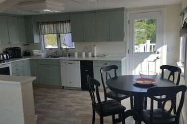 酒店 The Seaglass Inn & Spa