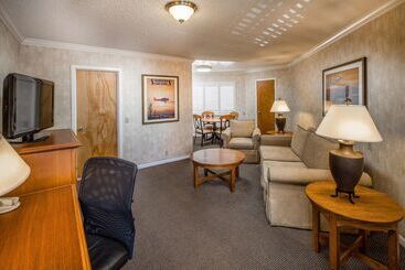 هتل Sfo El Rancho Inn Surestay Collection By Best Western