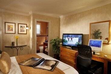 هتل Sfo El Rancho Inn Surestay Collection By Best Western
