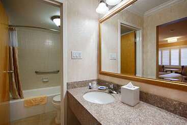 هتل Sfo El Rancho Inn Surestay Collection By Best Western