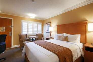 هتل Sfo El Rancho Inn Surestay Collection By Best Western