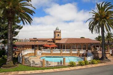 هتل Sfo El Rancho Inn Surestay Collection By Best Western
