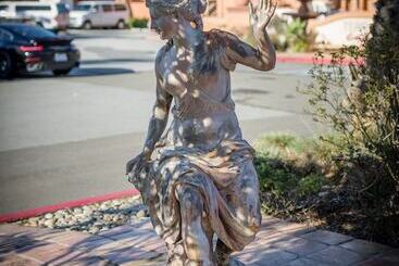هتل Sfo El Rancho Inn Surestay Collection By Best Western