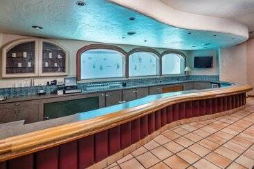 هتل Sfo El Rancho Inn Surestay Collection By Best Western