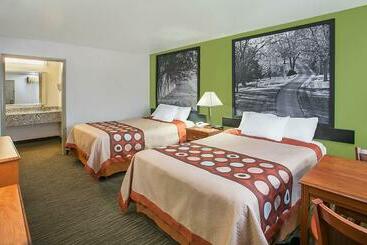 فندق Super 8 By Wyndham Cave City