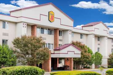 هتل Super 8 By Wyndham State College