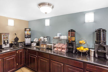 هتل Super 8 Oceanside Marty's Valley Inn