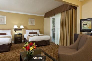 هتل The Creekside Inn