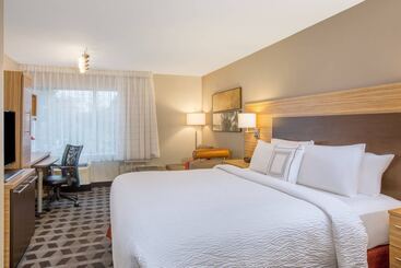 هتل Towneplace Suites By Marriott Olympia