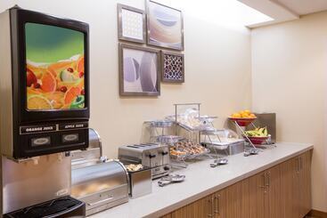 هتل Towneplace Suites By Marriott Olympia