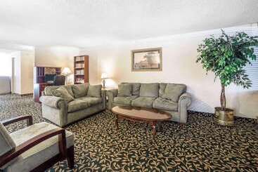 هتل Travelodge By Wyndham Great Falls