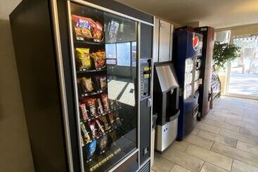هتل Travelodge By Wyndham Great Falls