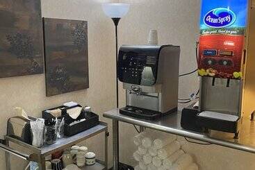 هتل Travelodge By Wyndham Great Falls