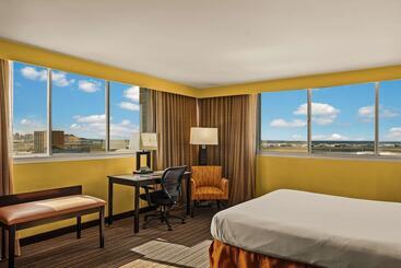 Best Western The Plaza Hotel Honolulu Airport   Free Breakfast