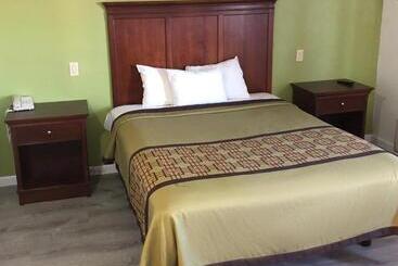 هتل Americas Best Value Inn Visalia