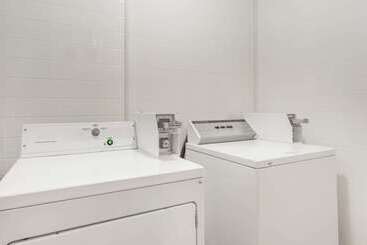 هتل Baymont By Wyndham Greensboro/coliseum