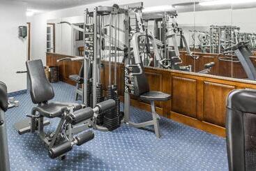 هتل Baymont By Wyndham Greensboro/coliseum