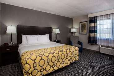 هتل Baymont By Wyndham Madison West/middleton Wi West