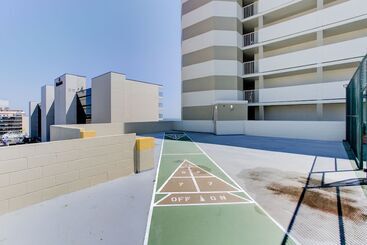 هتل Beach Quarters Resort