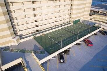 هتل Beach Quarters Resort