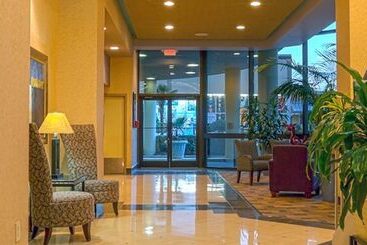 هتل Beach Quarters Resort