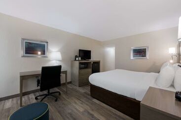 هتل Best Western Hampton Coliseum Inn
