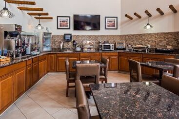 هتل Best Western Kiva Inn