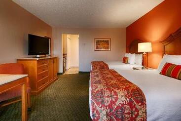 هتل Best Western Plus A Wayfarer S Inn & Suites