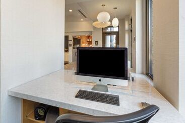 هتل Best Western Plus Milwaukee West