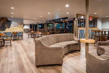 هتل Best Western Plus Saddleback Inn And Conference Center