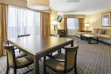 هتل Best Western Plus Scottsdale Thunderbird Suites