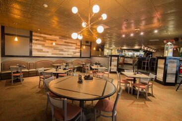 هتل Best Western Plus Steeplegate Inn