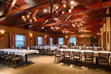 هتل Best Western Plus Steeplegate Inn