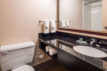 هتل Best Western Riverside Inn